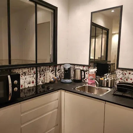 Apartment Cocon Iode Cosy Equipe, Baigne De Lumiere, Situe Au Coeur De A 1min A Pied Du Marche Avec Tv Et Wifi La Rochelle (Charente-Maritime)
